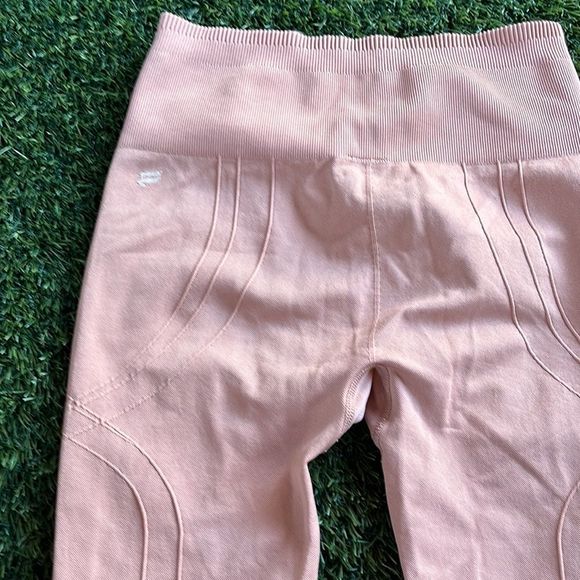 Fabletics leggings - Picture 4 of 7